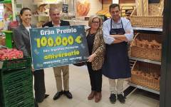 Supermercados masymas entrega 100.000 euros del sorteo aniversario a Argentina Paniceres