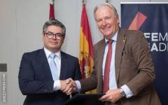 Daniel Martínez, vicepresidente ejecutivo de Ifema Madrid, y Gerald Böse, director general de Koelnmesse