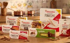 El Almendro amplía Finííísimo y lleva el pistacho a su colección de turrones
