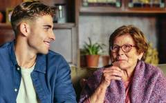 Mondelēz revela que el 72% de los españoles destaca el papel de los abuelos en la infancia