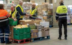 Fundación Alimerka refuerza su compromiso social con la donación de productos y la entrega de vales