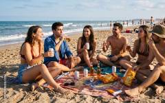 El 80% de los españoles incluye las bebidas refrescantes en su ocio estival