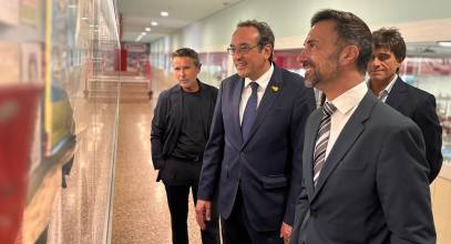 Josep Rull visita las instalaciones de Chocolates Torras