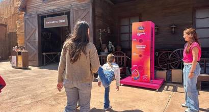 Fini celebra el Día del Beso con una experiencia gamificada en PortAventura World