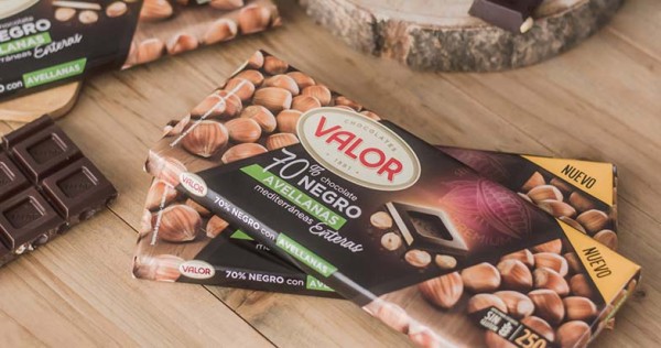 Valor presenta la tableta de Chocolate Negro 70% Avellanas