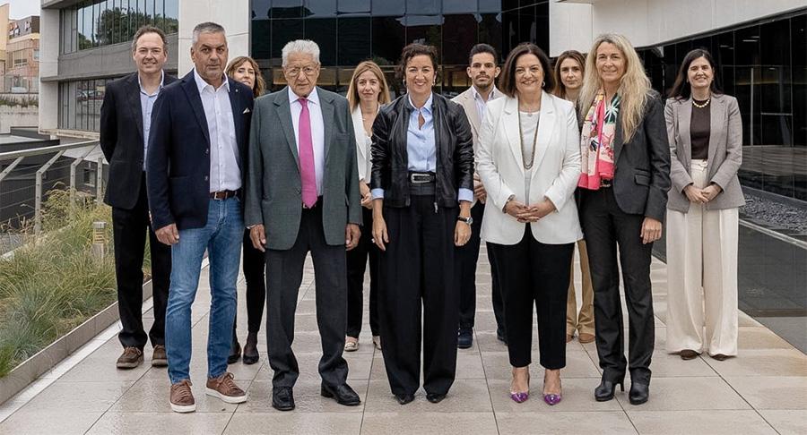 Frit Ravich recibe la visita de la consejera de Economía de Cataluña