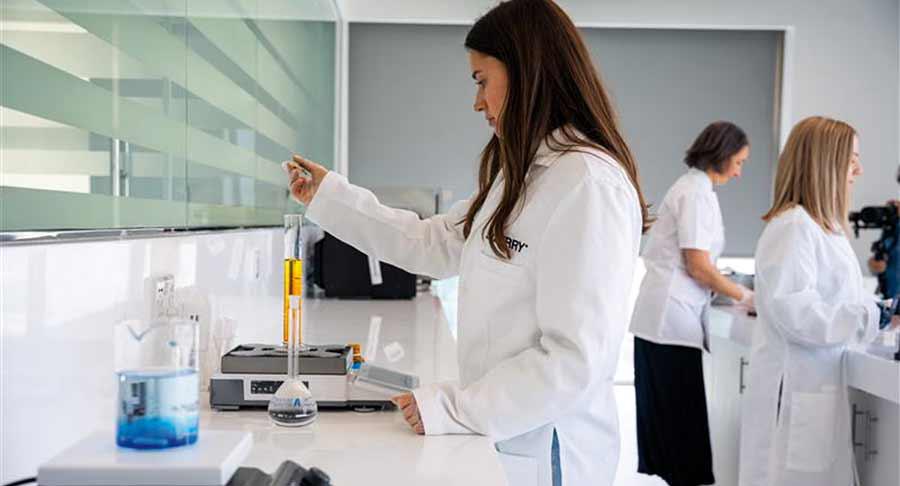 GNT amplía su red mundial de laboratorios con una nueva instalación en Dubái