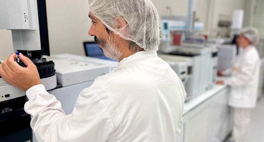 Hausmann refuerza su apuesta por la investigación y la innovación incorporándose al CREC