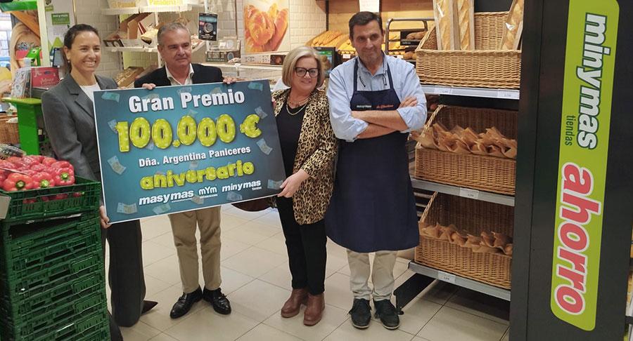Supermercados masymas entrega 100.000 euros del sorteo aniversario a Argentina Paniceres