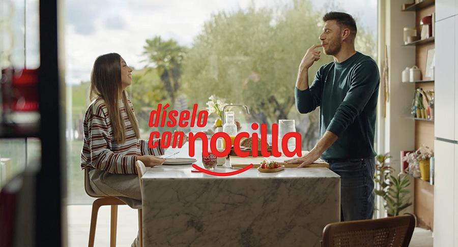 Joaquín Sánchez y su hija protagonizan la nueva campaña de Nocilla